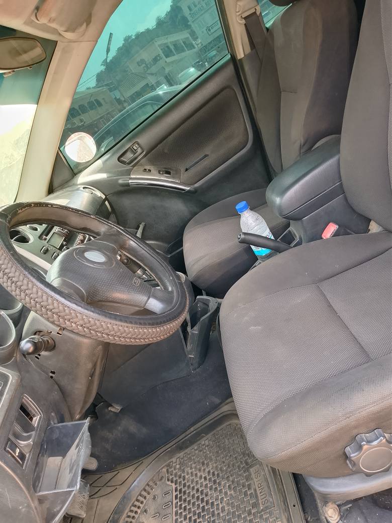 A picture of SHARP 2004 PONTIAC VIBE