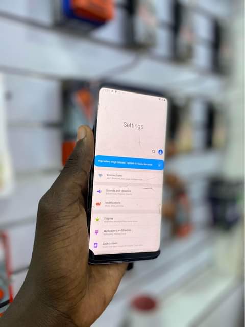 A picture of Samsung s8 64gb 4gb ram 220k minor cracks WhatsApp or