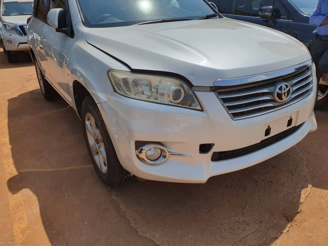 A picture of Vanguard 2 4 cc vvti engine 2012 model