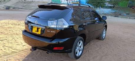 A picture of Toyota harrier Lexus for sell 24 m.