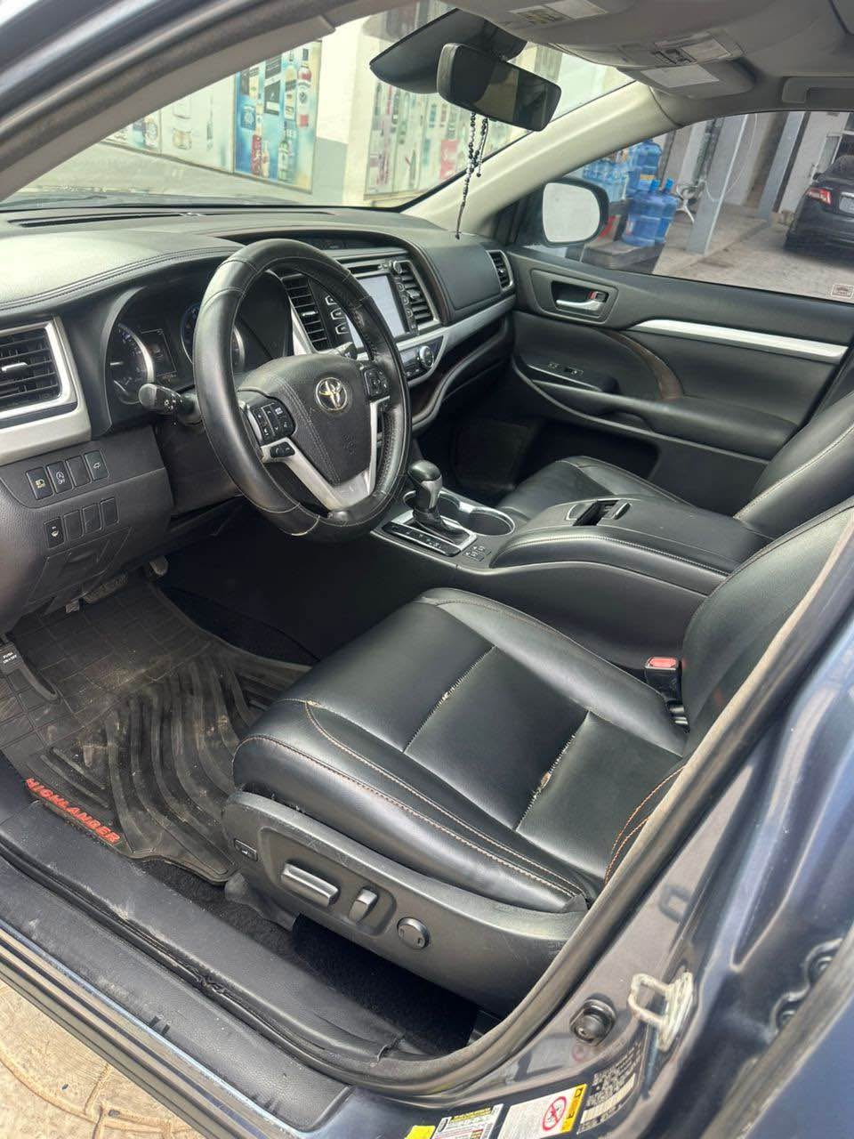 A picture of 2018 Toyota Highlander XLE