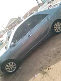 A picture of 05 Toyota Camry XLE