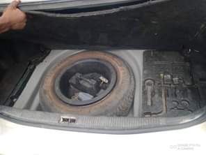 A picture of ES Lexus 330 up for sale Engine has metal noise