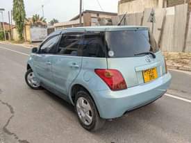 A picture of TOYOTA IST
