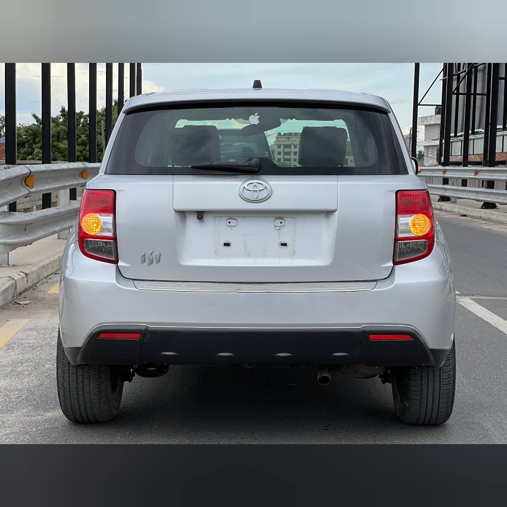 A picture of TOYOTA IST NEW