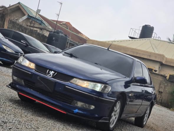 A picture of Peugeot 406