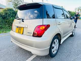 A picture of Toyota ist milion 9 9 Ipo mwanza Automatic Engine safi