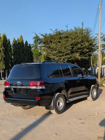 A picture of TOYOTA LANDCRUISER 200 SERIES Registered no TEN 2017 Converted to