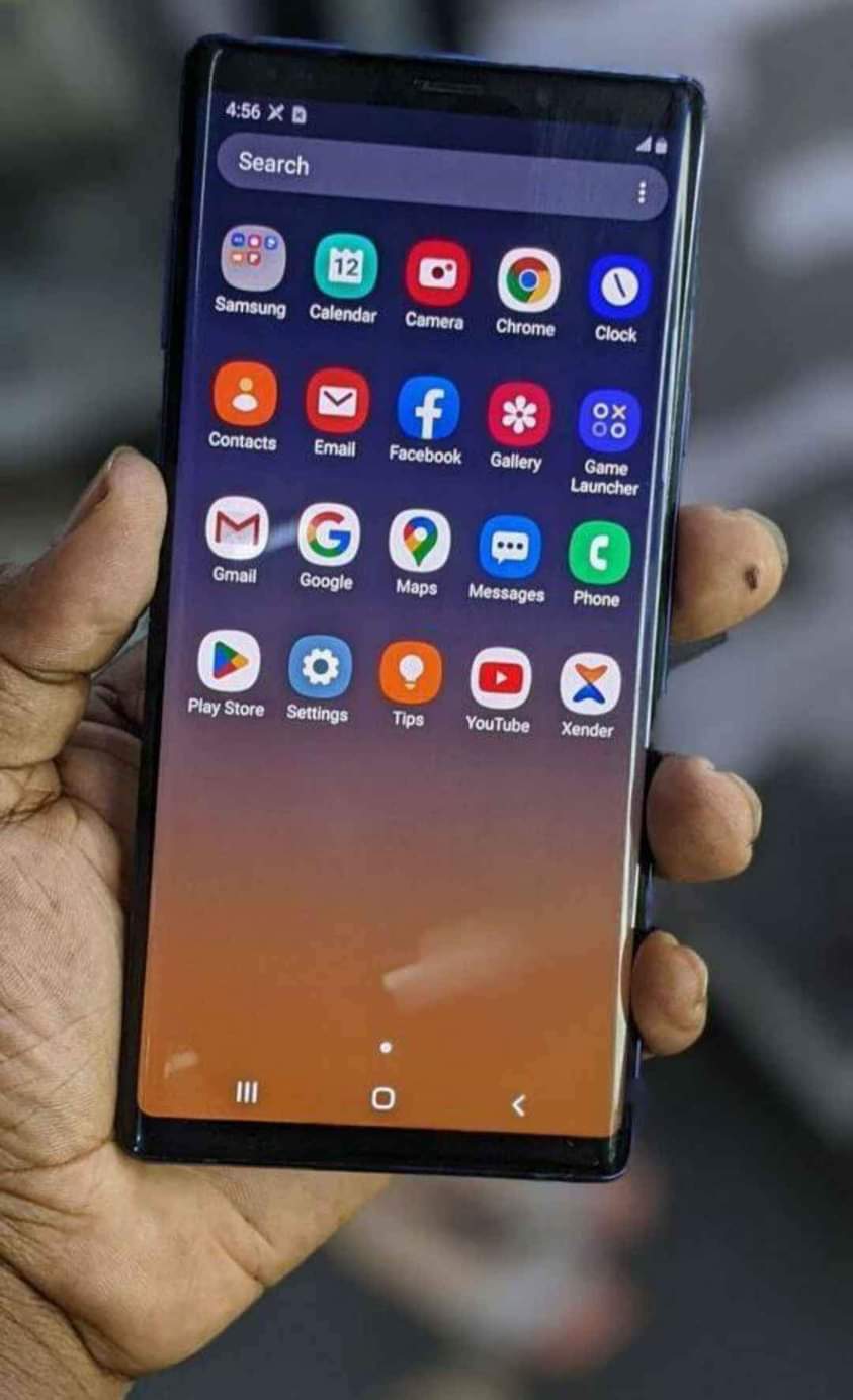 A picture of Samsung note9 haina kipengelee GB 128