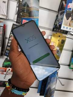 A picture of infinix hot 10i