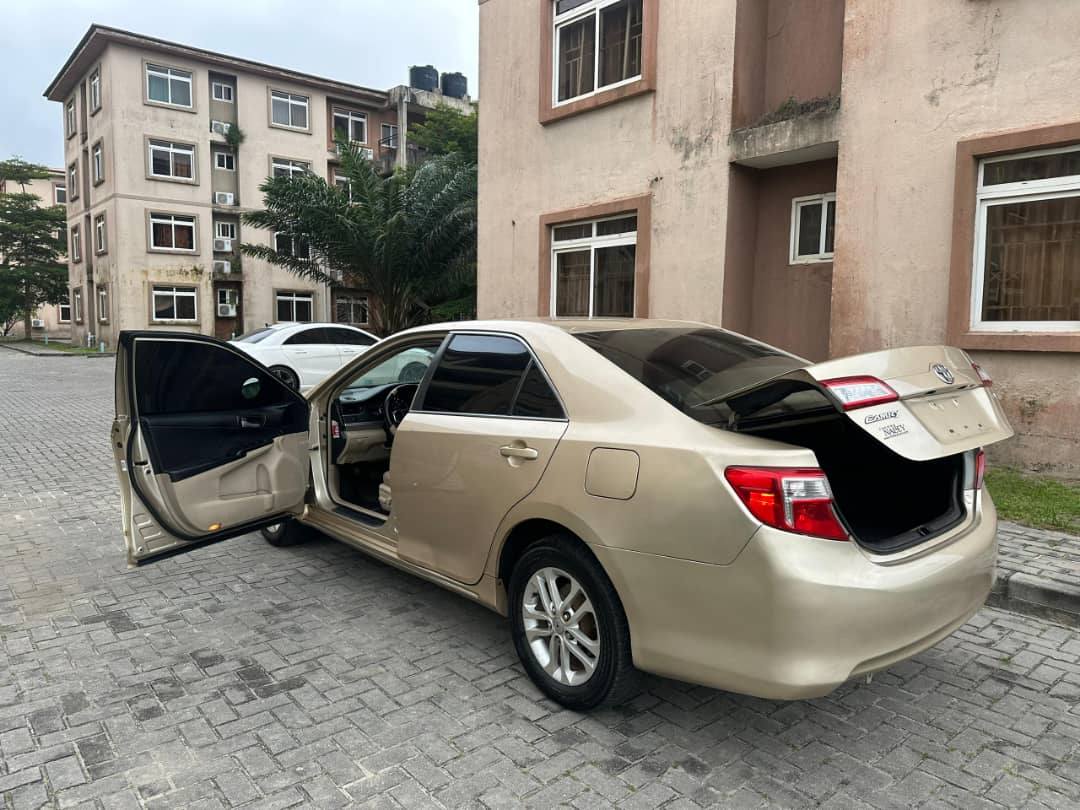 A picture of 2012 Toyota Camry LE Reg 
