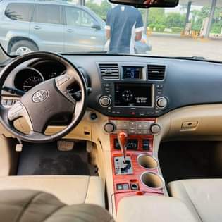 A picture of Toyota Highlander limited edition 2008