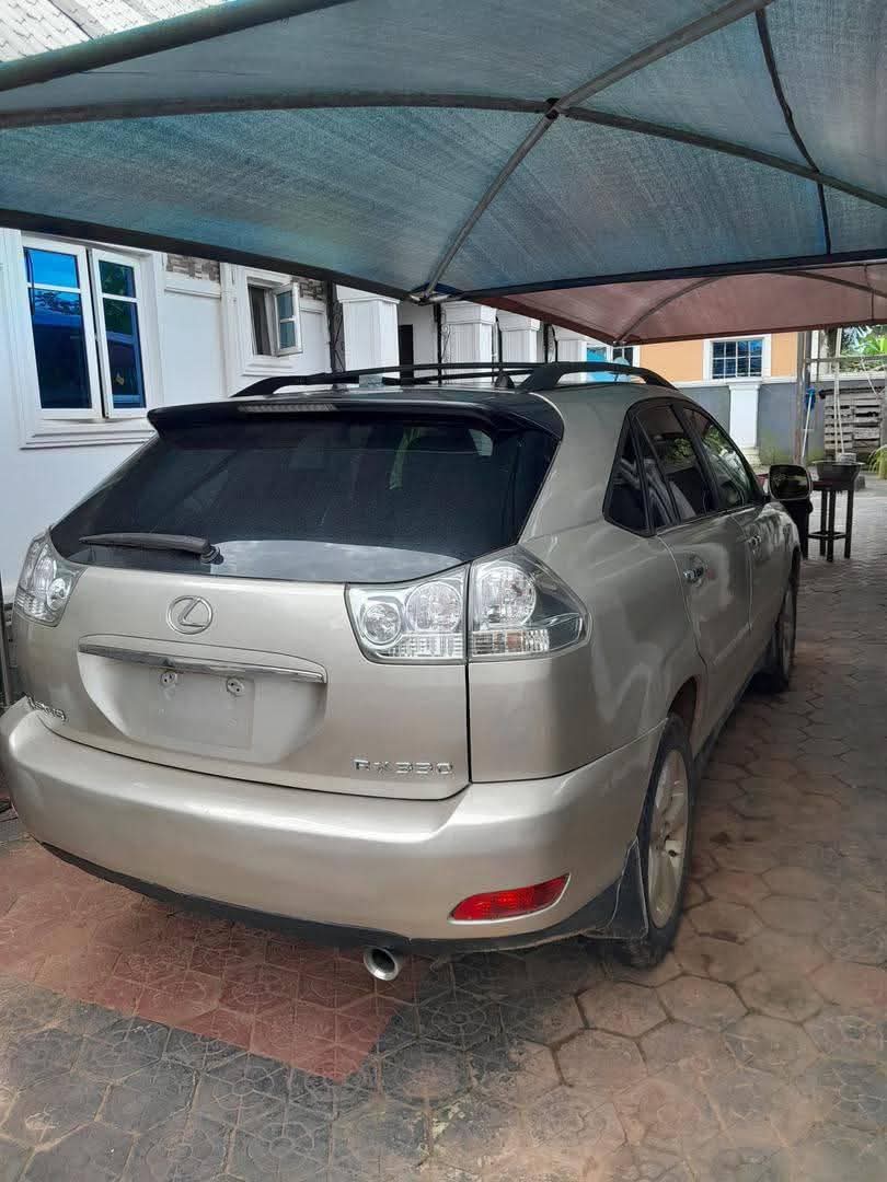 A picture of 2006 Lexus rx 330