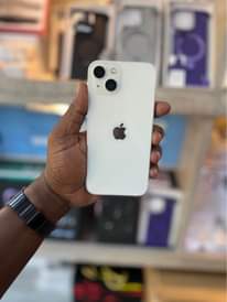 A picture of Iphone 13 GB 128