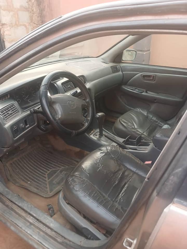 A picture of Toyota Camry 03