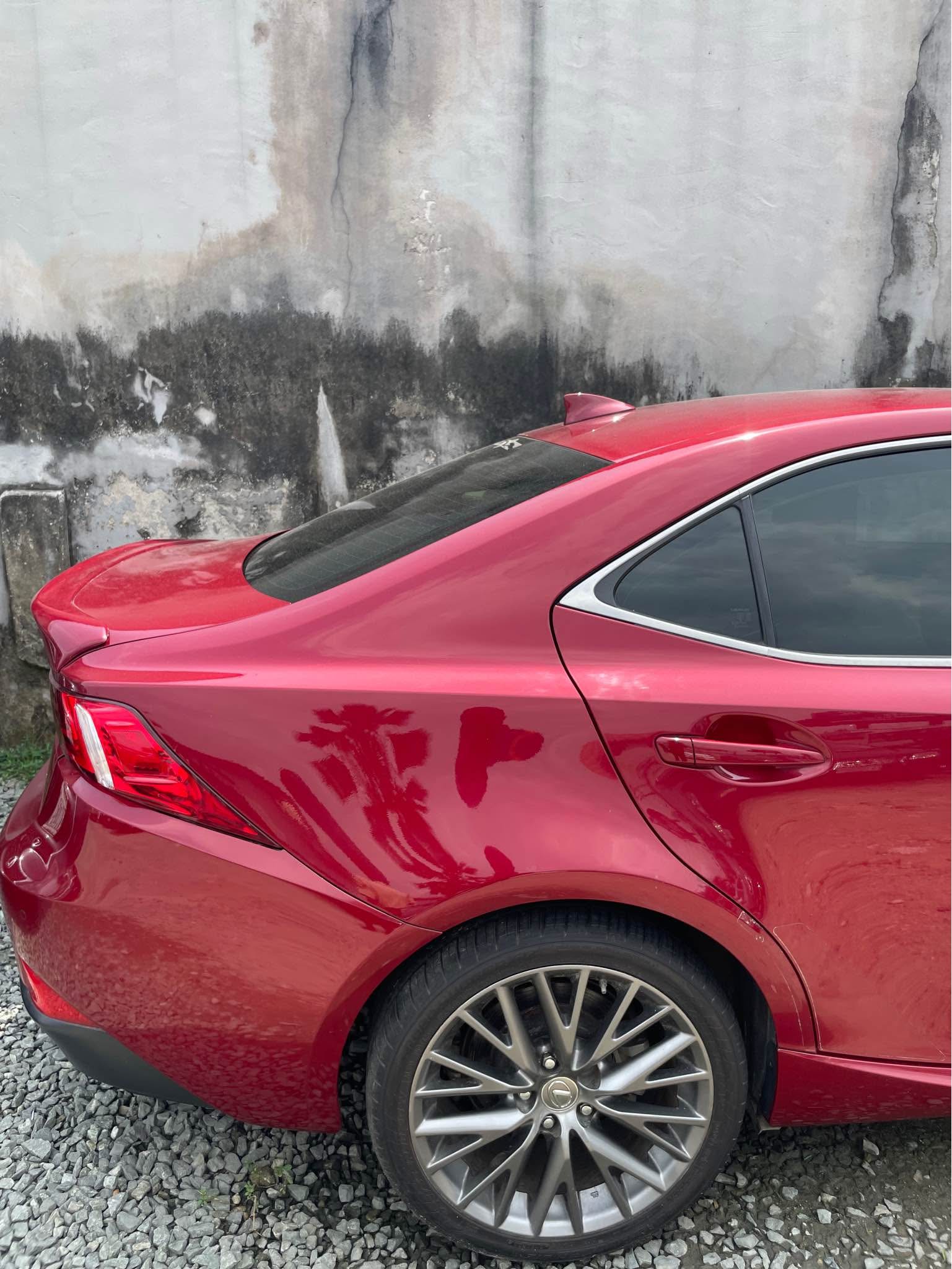 A picture of LEXUS IS250