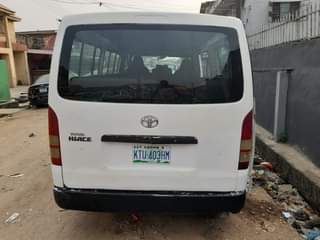 A picture of TOYOTA HIACE BUS REGISTERED ENGINE GEAR MANUAL TRANSMISSION working PERFECT.