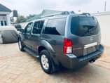 A picture of Nissan Pathfinder 2006