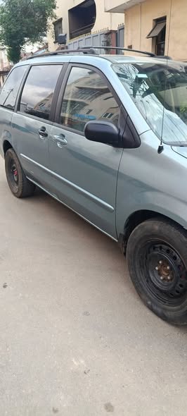 A picture of Mazda mpv 2003