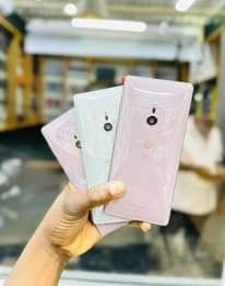 A picture of Sony xz2 Gb64 ram4 Bei 190 000 tsh Warranty 1