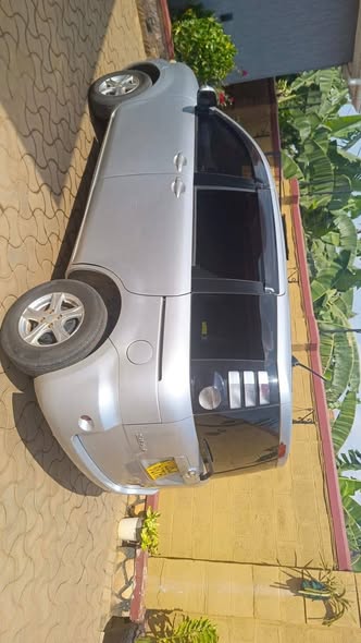 A picture of Toyota Sienta 2008