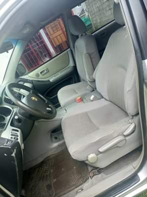 A picture of TOTAL GIVEAWAY VERY SHARP 05 TOYOTA HIGHLANDER Everything Is Intact