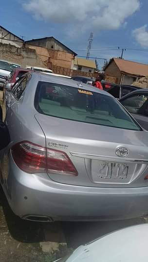 toyota crown