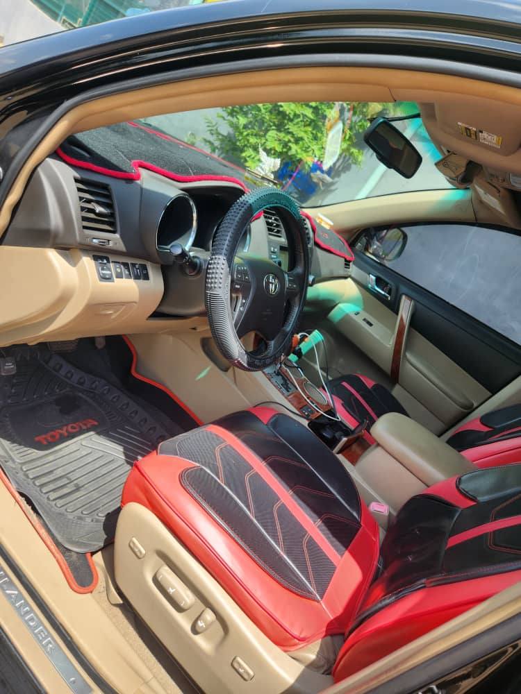 A picture of Toyota highlander