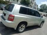 A picture of Extremely super sharp Toyota Highlander 03 Model untempered engine and