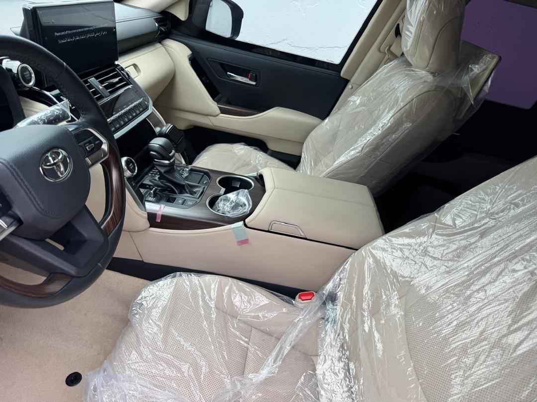 A picture of 2025 Toyota Prado
