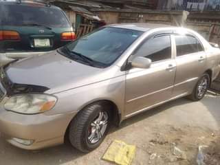 A picture of Corolla 2004