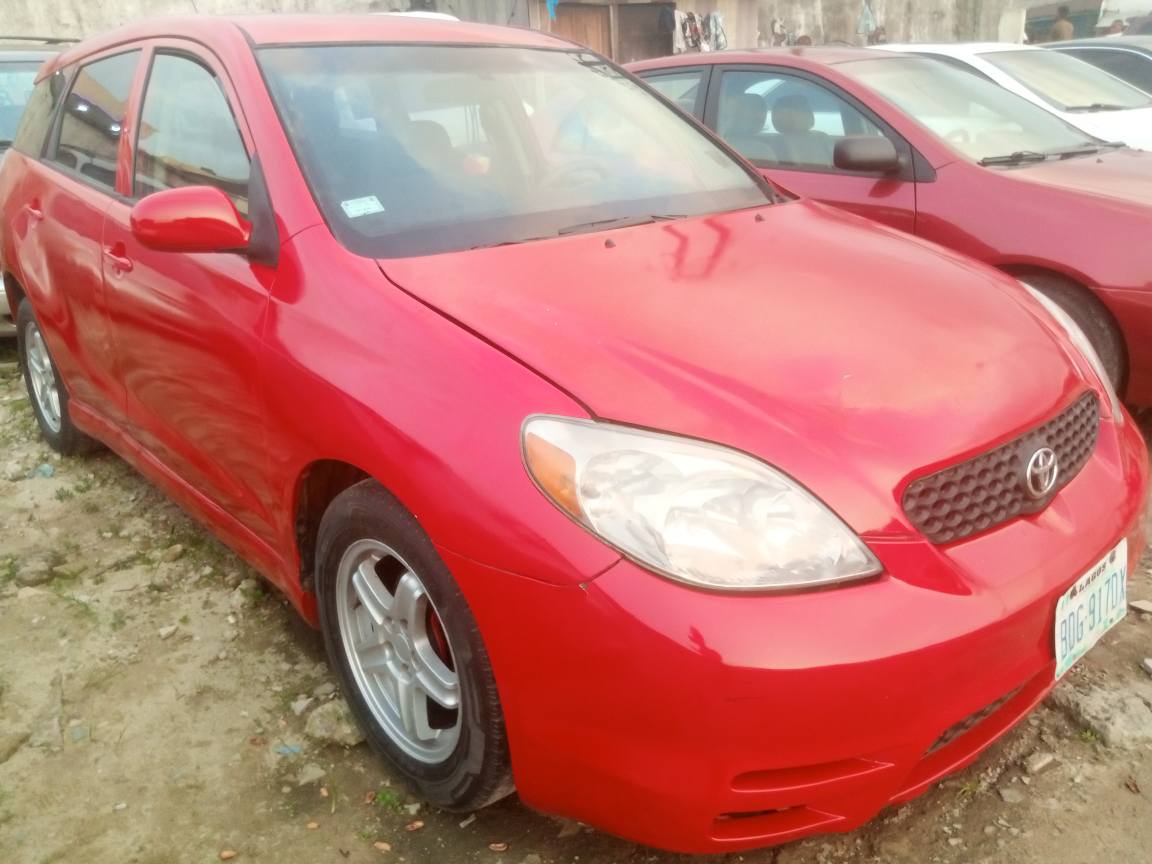 A picture of DISTRESS DISTRESS DISTRESS TOYOTA MATRIX 2004 MODEL