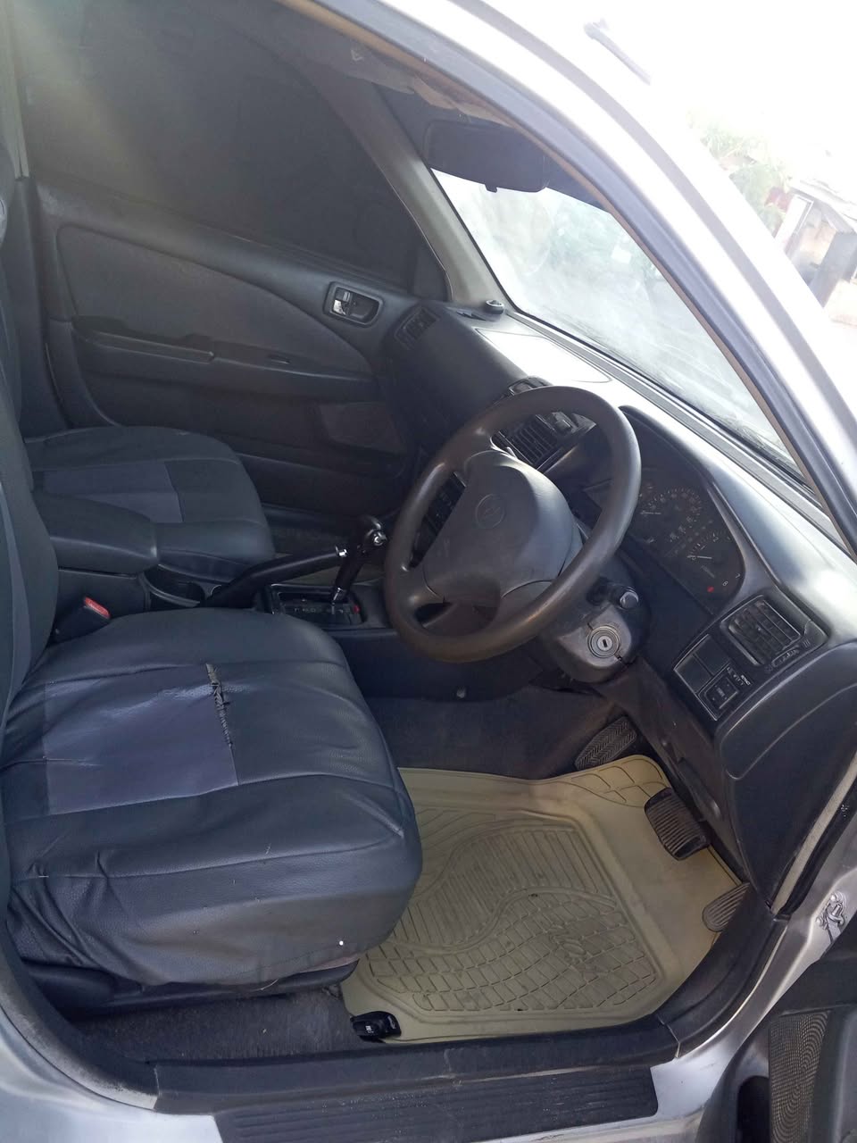 A picture of TOYOTA CARINA 1490 CC FUll FILE TYER NEW LOC DSM