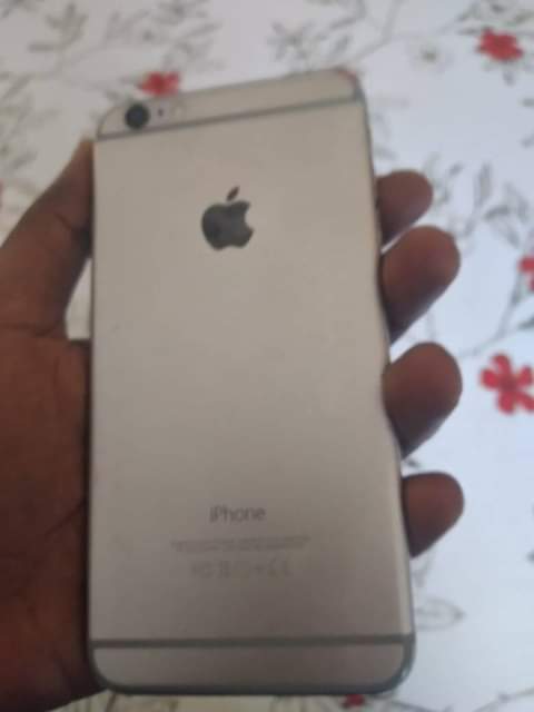 A picture of IPhone 6 plus gb 64