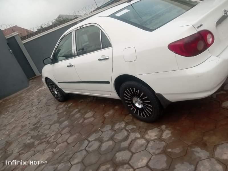 A picture of Toyota Corolla 06 Model first Body Engine Gear AC Work