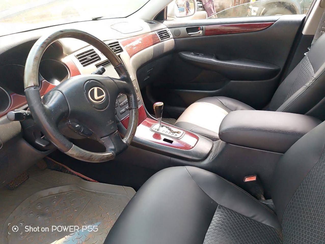 A picture of Neatly used Lexus ES330 08063099576 