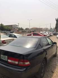 A picture of Lexus es 300 Year 2000