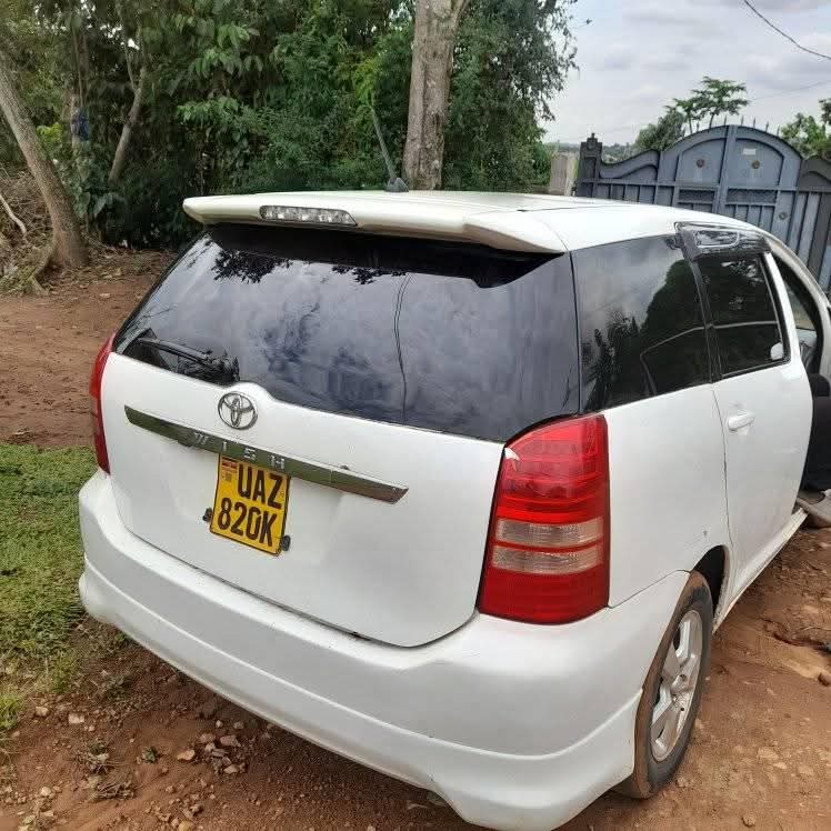 A picture of 2005 Toyota 2005