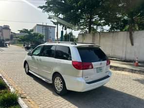 A picture of GOOD DEAL HOT CAR REGISTERD STANDARD TOYOTA SIENNA 2007 MODEL