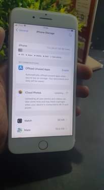 A picture of iPhone 7 plus 128gb Gold