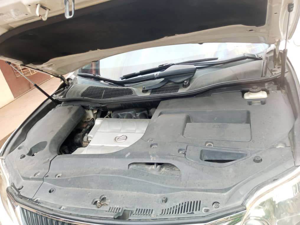 A picture of 2011 LEXUS RX350 First Body 