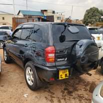 A picture of RAV4 2004 28.5M