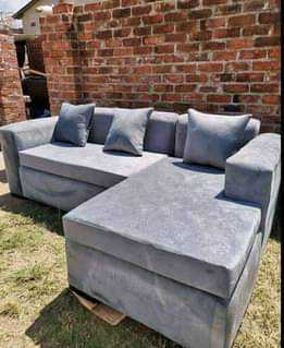 classifieds/furniture sofas