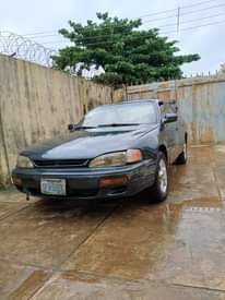 A picture of Toyota Camry 1999