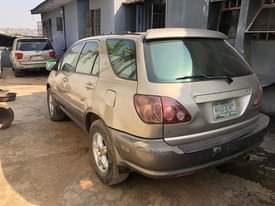 A picture of Lexus RX300