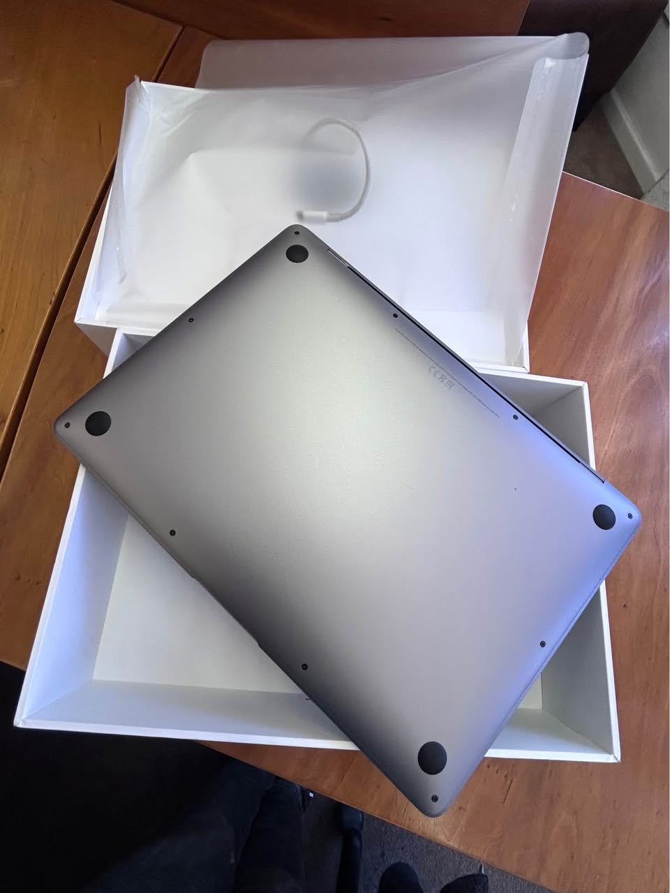 A picture of A2337 2020 MacBook Air M1