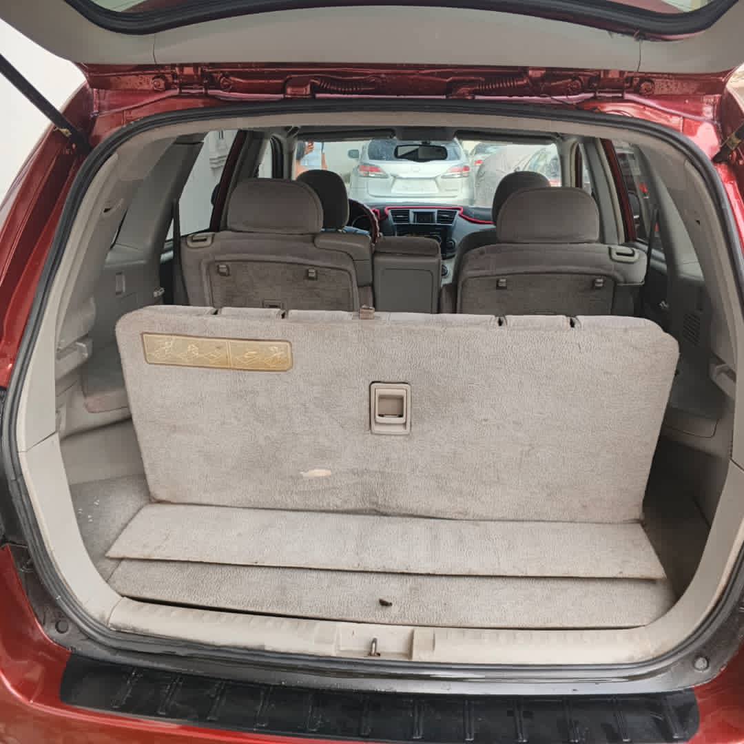 A picture of Toyota Highlander 2010