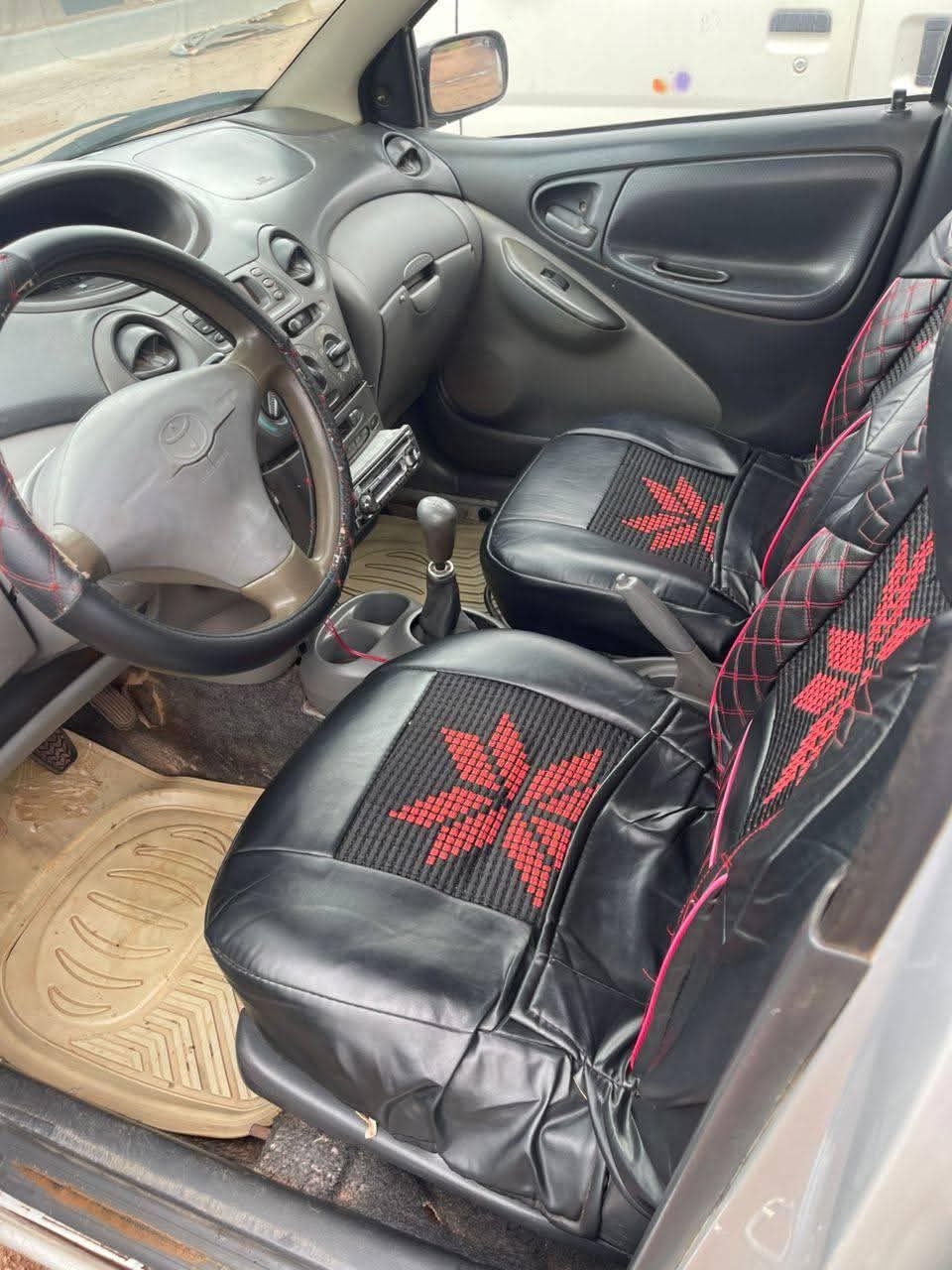 A picture of 2002 Toyota yaris