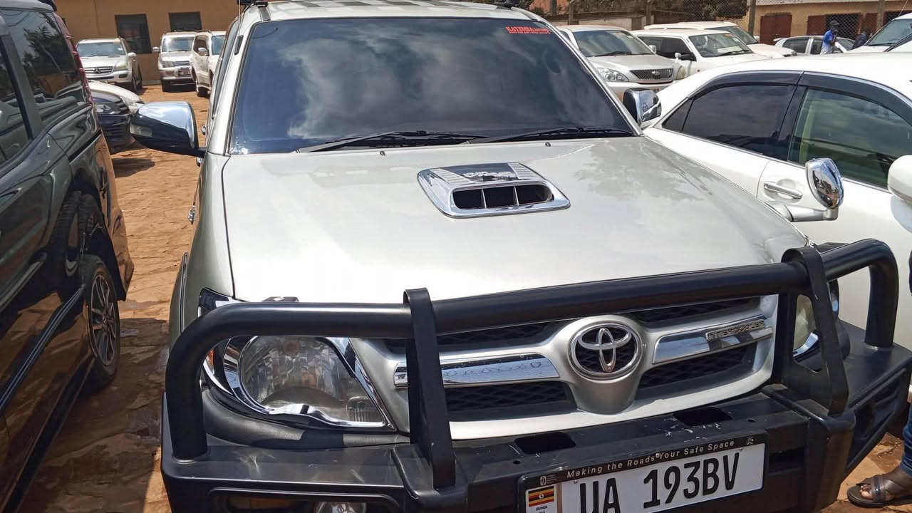 A picture of 2010 All years nissan