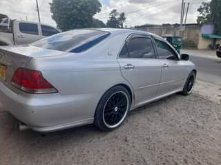 A picture of TOYOTA CROWN ATHLET GARI KALI SNAA FULL AC HAINA KIPENGELE